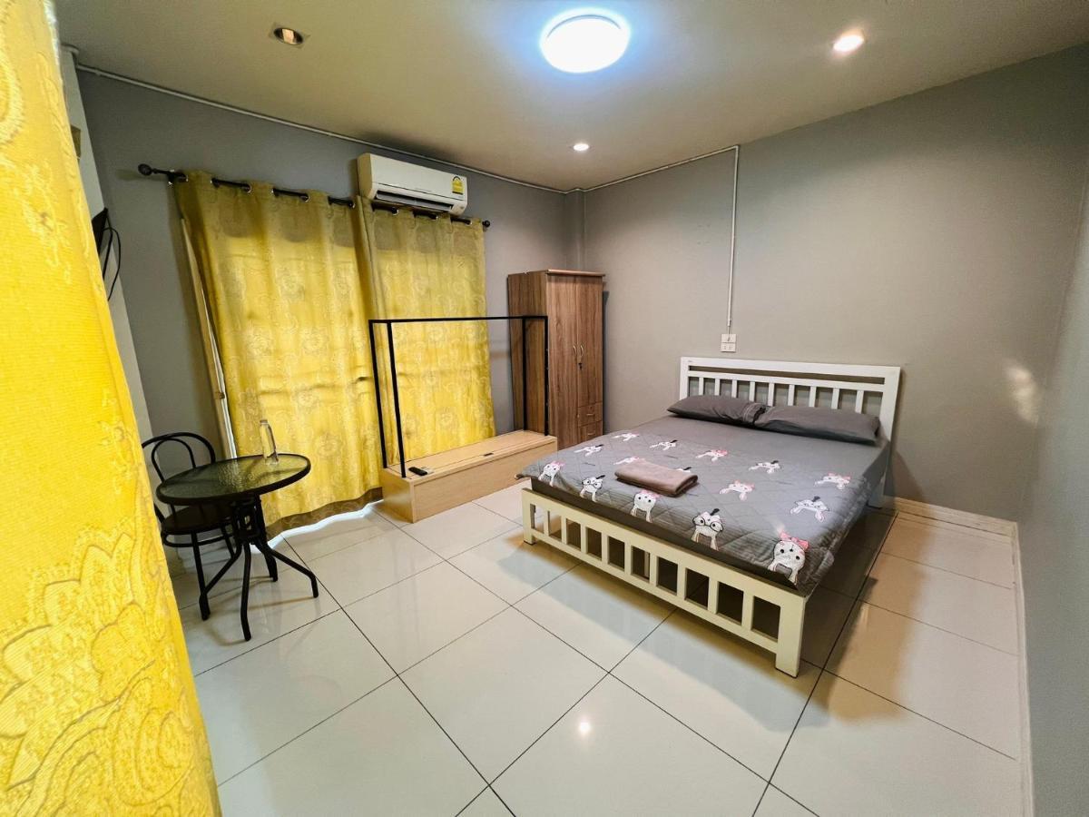 Aekkalukthai Hostel Rayong Exterior foto